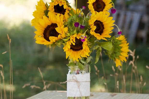 Make Burlap Mason Jars: Your Easy DIY Guide for Rustic Charm